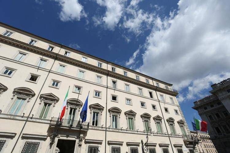 Il governo vara il decreto contro il caro-bollette