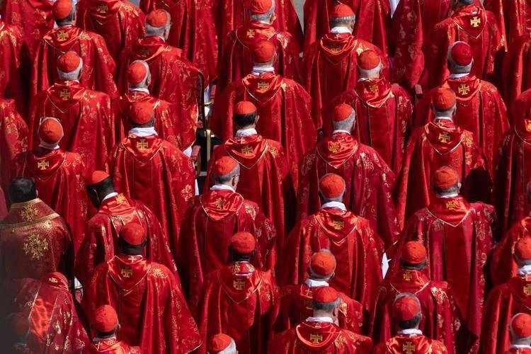 Il 7 maggio comincia il Conclave