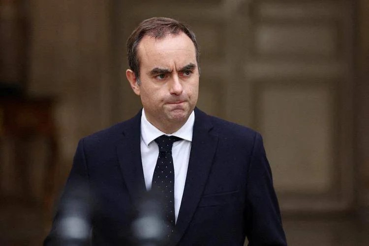 Francia, varato il nuovo governo Lecornu